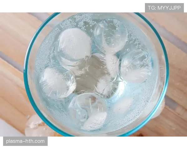 安洗莹训练完直接啃冰块降温,这自律程度我连她喝水的杯子都配不上 安洗莹训练完直接啃冰块降温,这自律程度我连她喝水的杯子都配不上